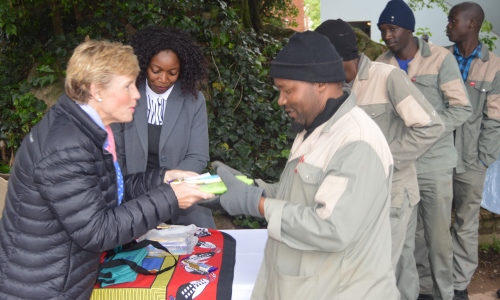 Waterford’s PSA Presents Gifts to Staff 